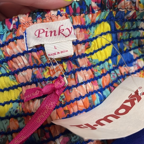 Pattern Dress - Picture 2 of 4